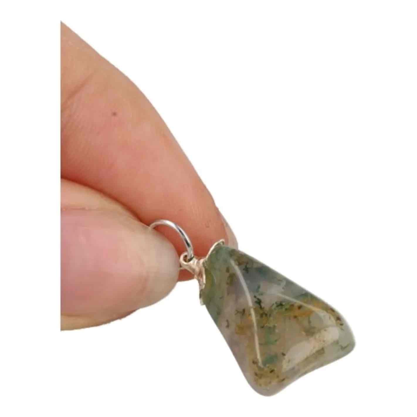 Mosagaat kristal hanger met witte en groene insluitsels