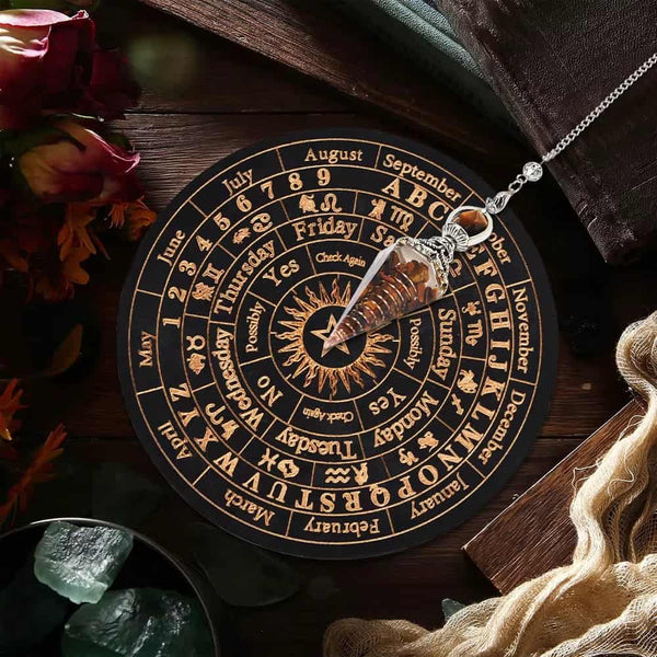 Pendelbord met dagen van de week en maanden